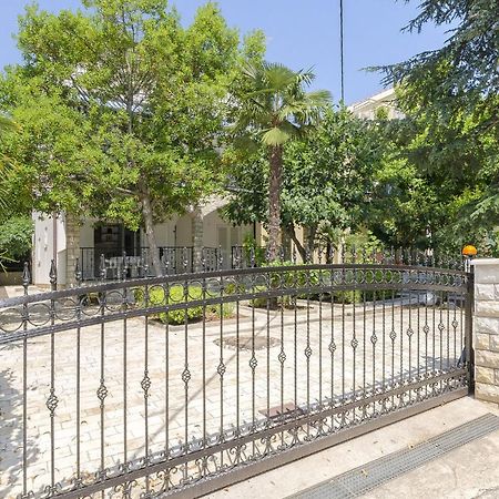 Apartments Karolina Водице Екстер'єр фото