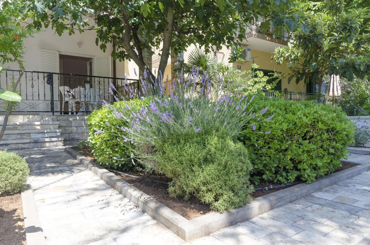 Apartments Karolina Водице Екстер'єр фото