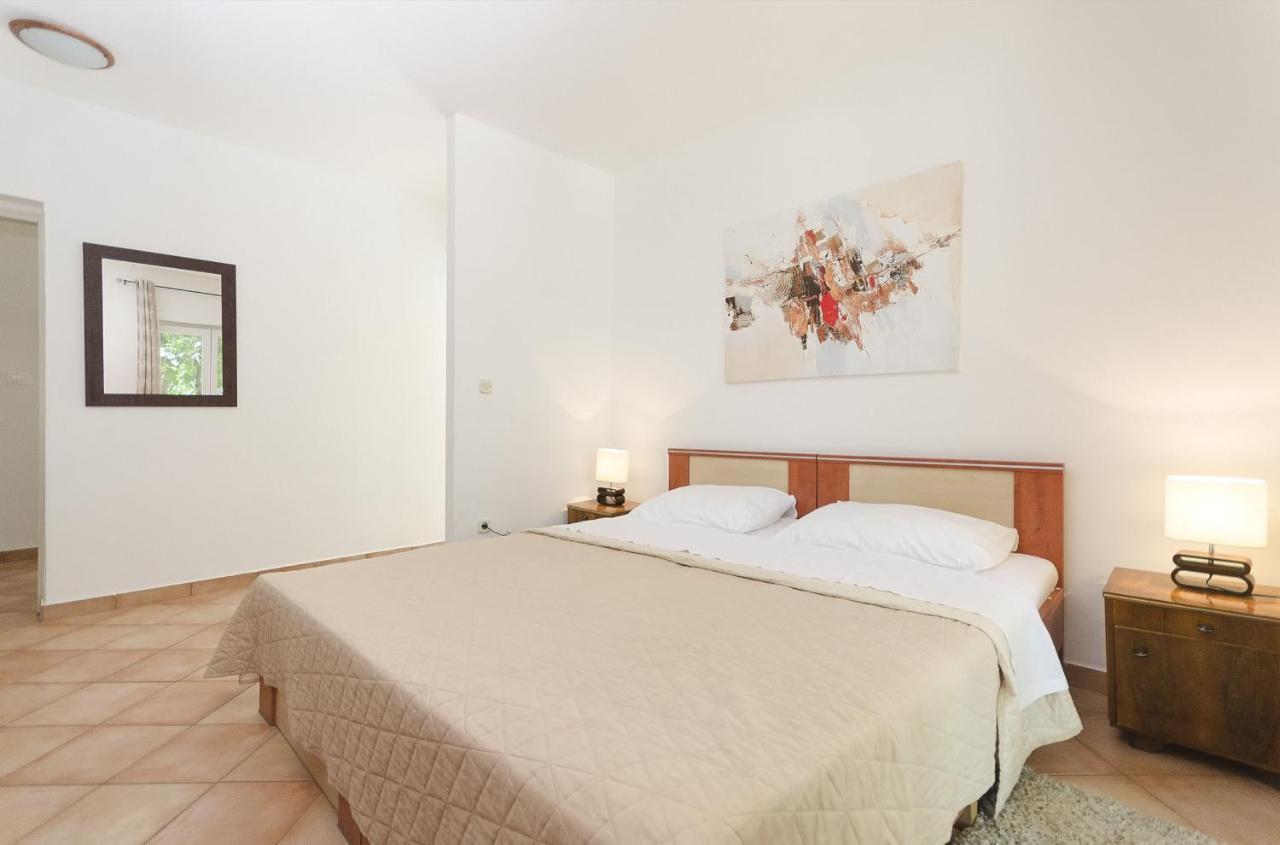 Apartments Karolina Водице Екстер'єр фото