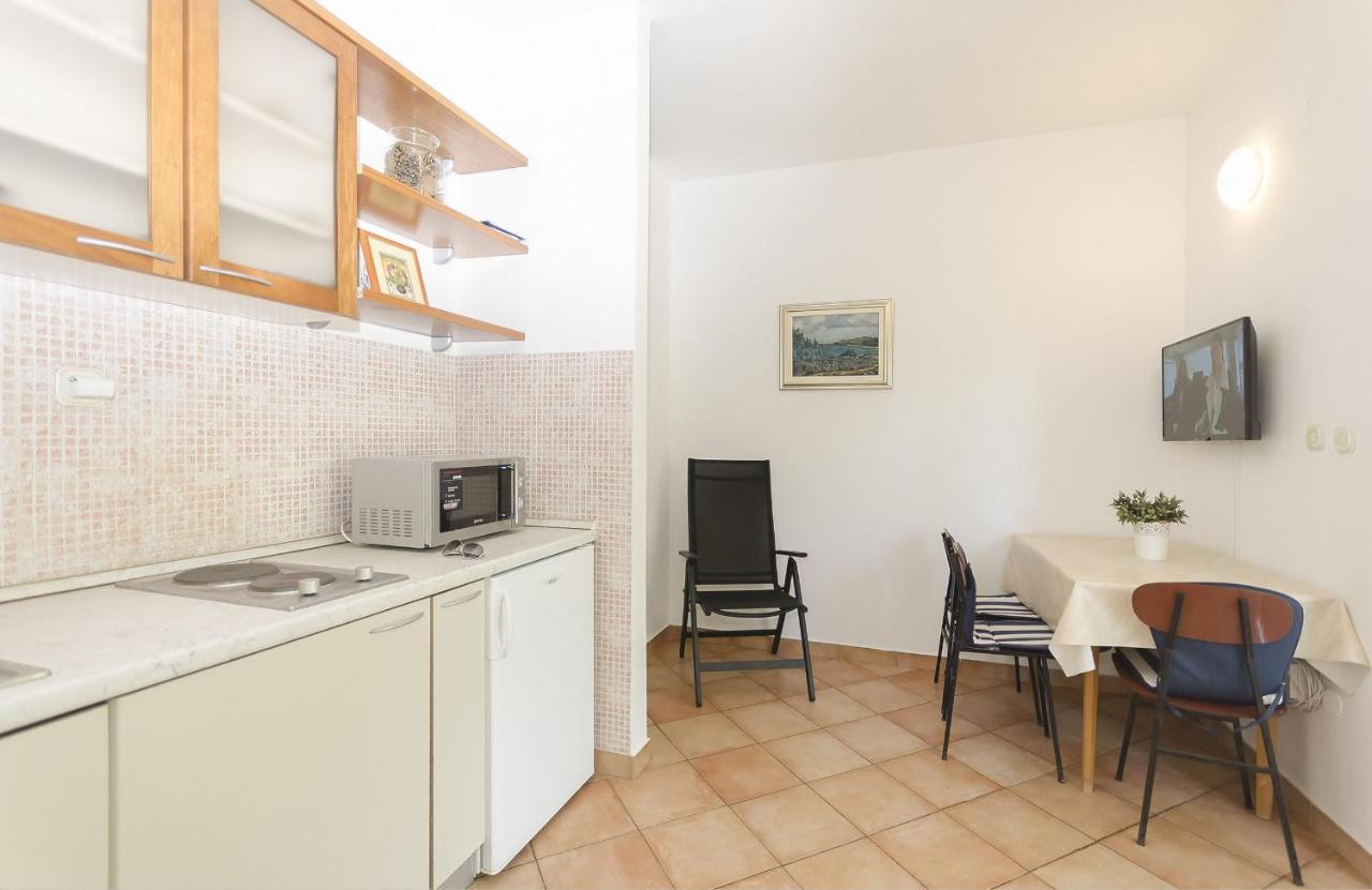 Apartments Karolina Водице Екстер'єр фото