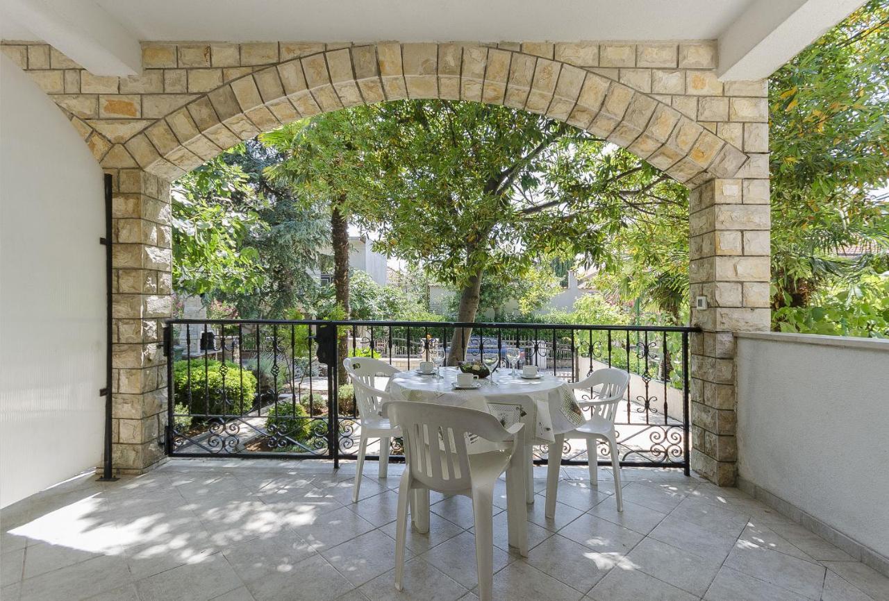 Apartments Karolina Водице Екстер'єр фото
