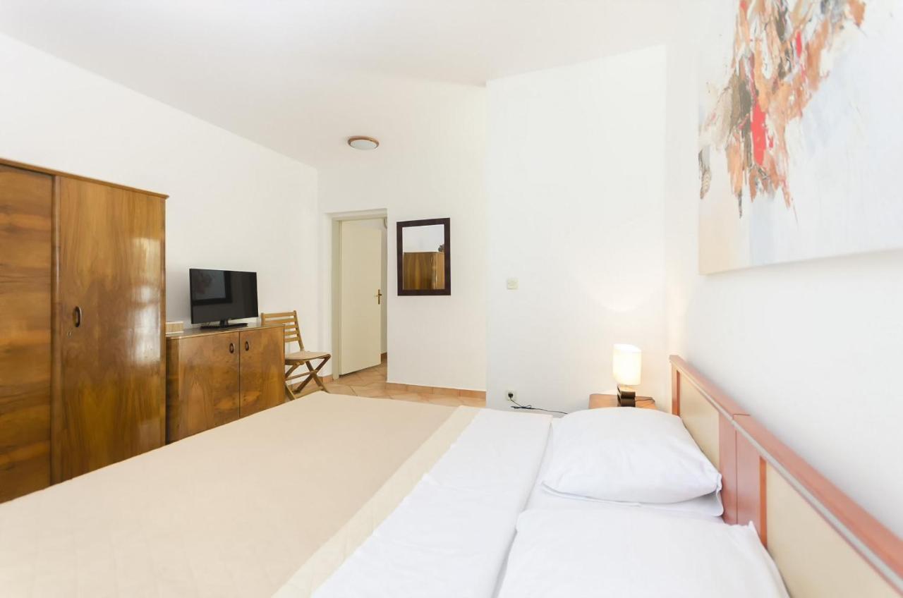 Apartments Karolina Водице Екстер'єр фото