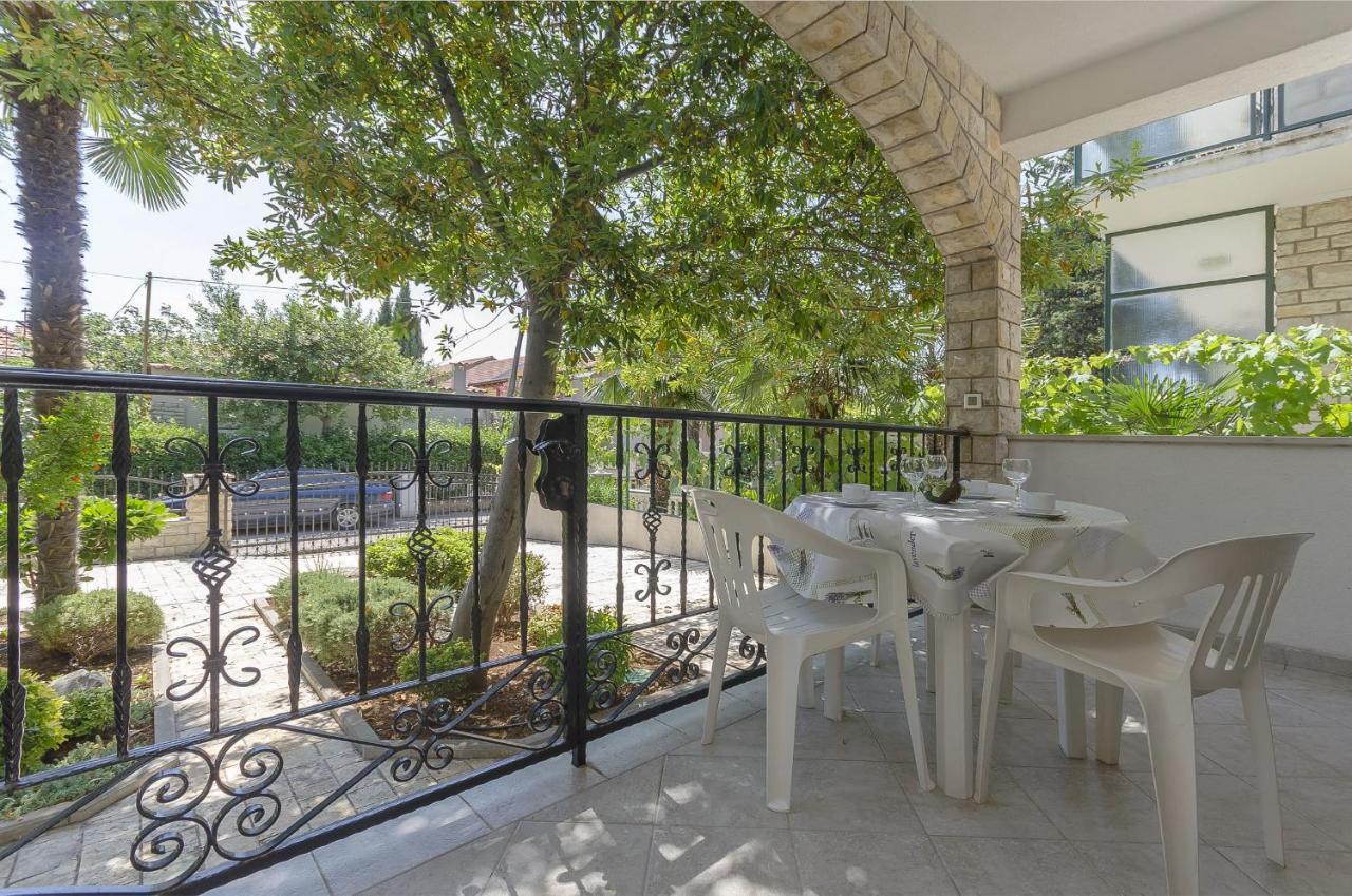 Apartments Karolina Водице Екстер'єр фото