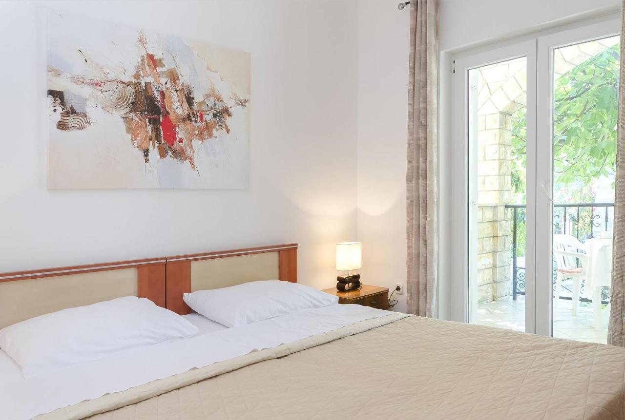 Apartments Karolina Водице Екстер'єр фото